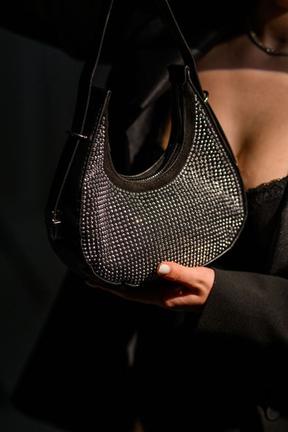 Geantă damă neagră FATALI Nova Silver, desiign modern cu aplicații argintii, piele ecologică