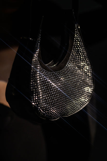 Geantă damă neagră FATALI Nova Silver, desiign modern cu aplicații argintii, piele ecologică