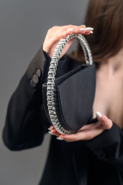 Geantă elegantă damă neagră FATALI Orbit cu mâner rotund din cristale – geantă de seară minimalistă, accesoriu fashion 2025.